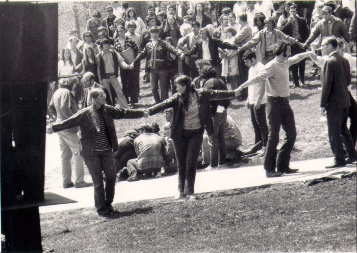 kent state shooting essay Abstractthis article re-examines the role of ohio national guard sergeant myron pryor in the kent state/4 may 1970, shootings of students at kent state university, ohio. kent state shooting essay Abstractthis article re-examines the role of ohio national guard sergeant myron pryor in the kent state/4 may 1970, shootings of students at kent state university, ohio.